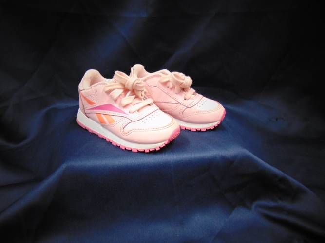 Landskab tragedie Ejendomsret Girls Reebok Classic Pink Shoes | Jim's Super Pawn